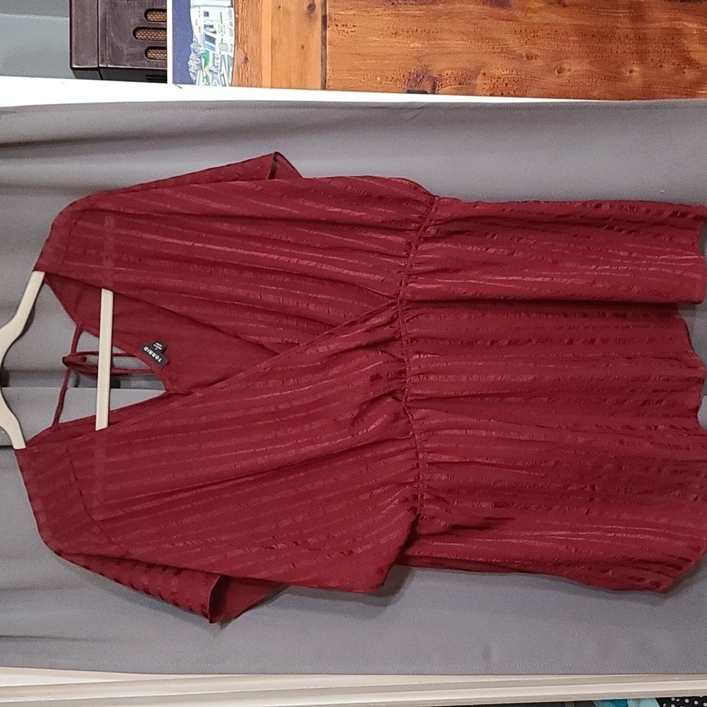 Torrid Womens Blouse Coverup Semi-Sheer Burgandy Elastic Sz 3/3X/22-24 EUC
